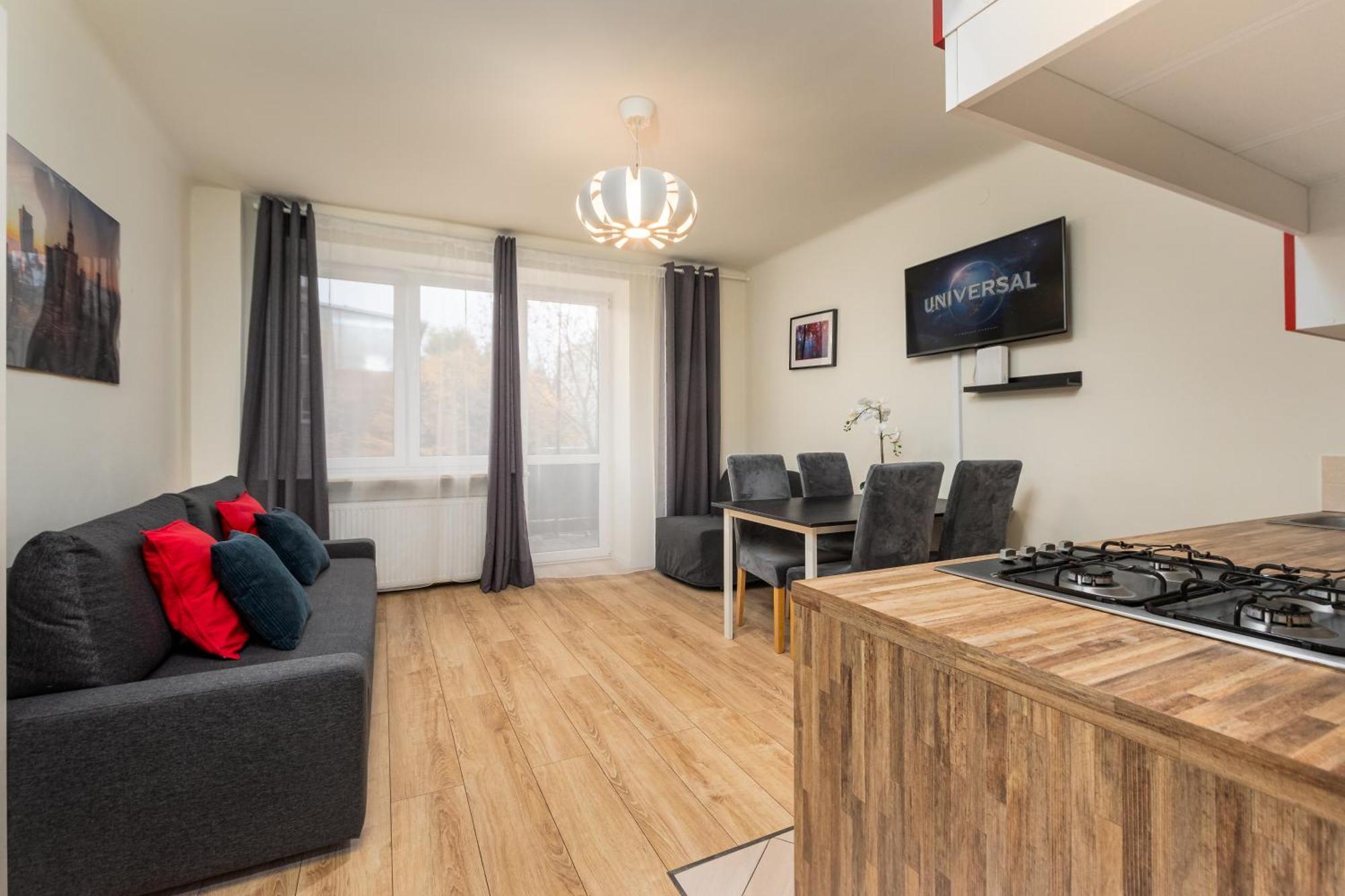 Dabrowskiego By Your Freedom Apartment *